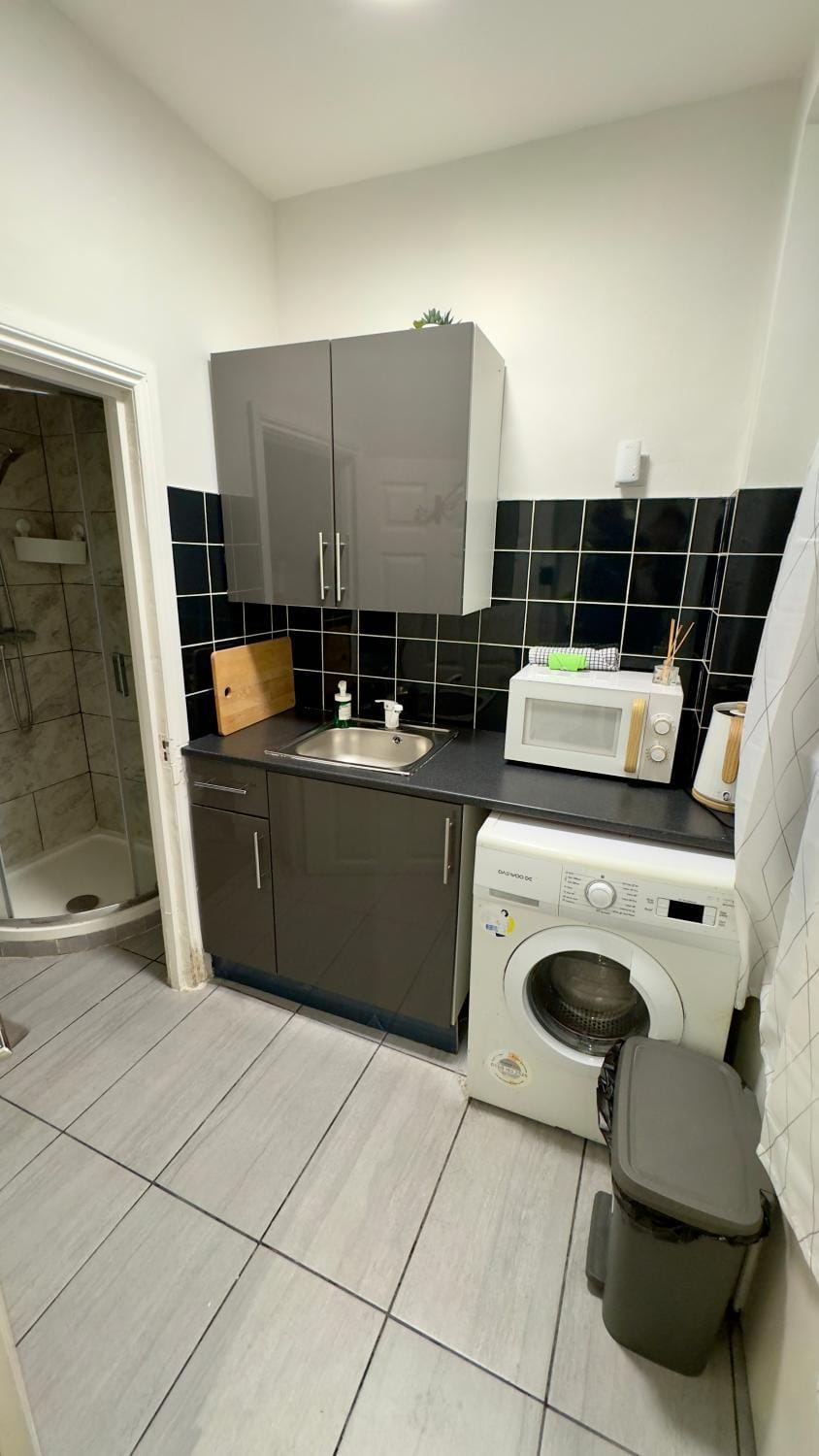 W3 Hotel Apartment in London Borough of Ealing