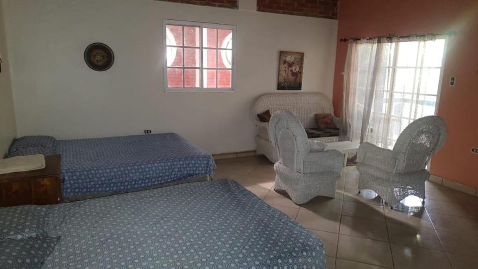 The Blue Dolphin house House in Cortés Department