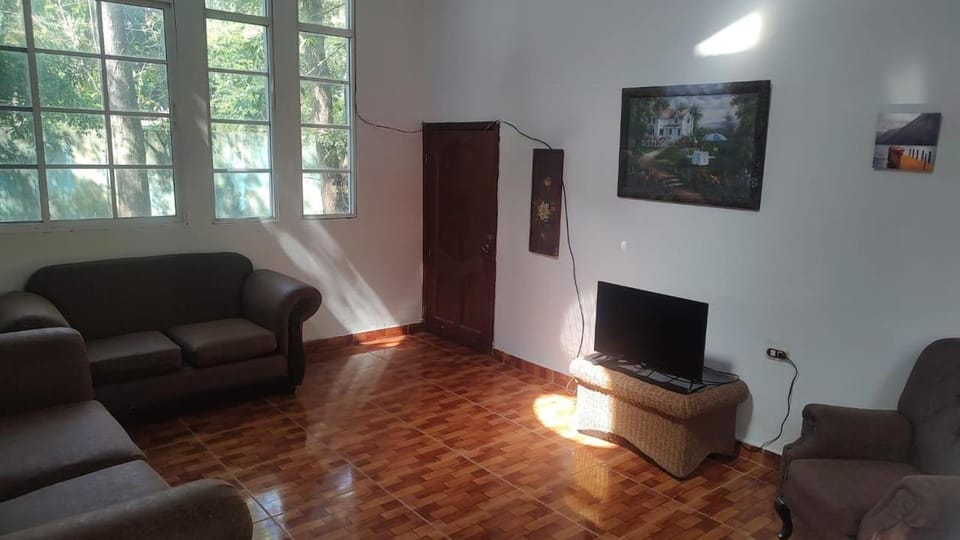 The Blue Dolphin house House in Cortés Department