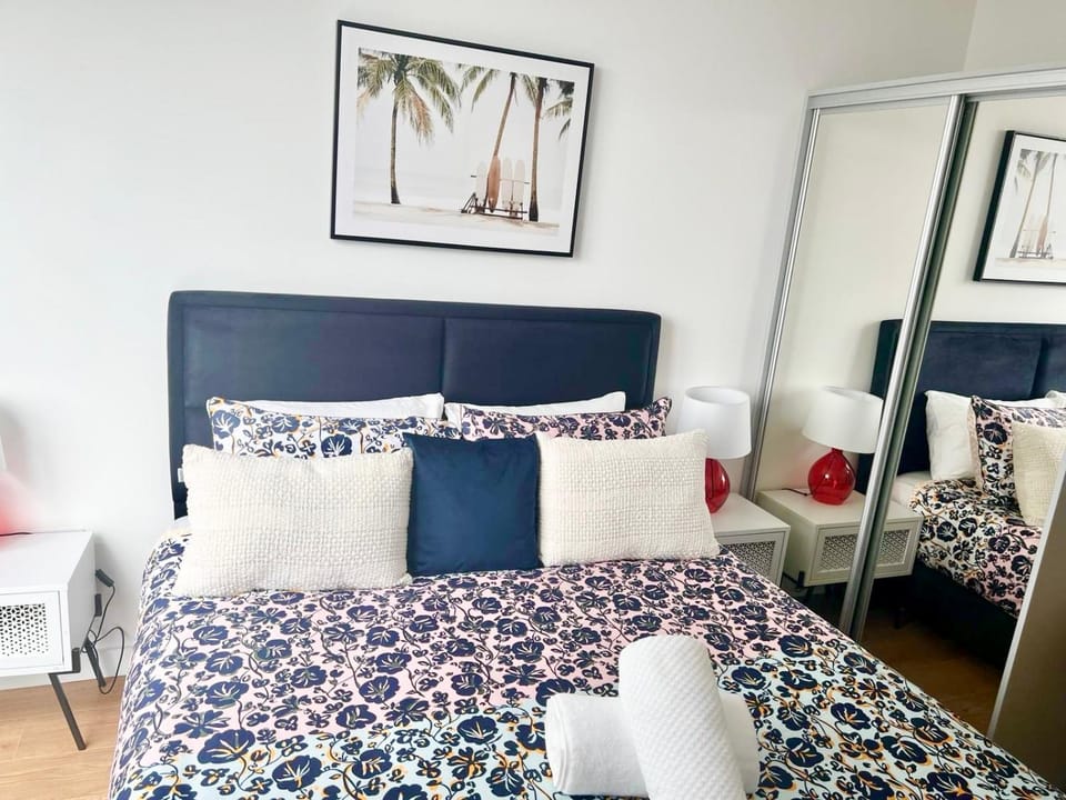 Urban Heaven with free parking Apartment in Bracknell