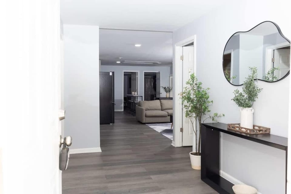 5 Min to Elon - In Unit Washer and Dryer - Fast Wi-Fi House in Burlington