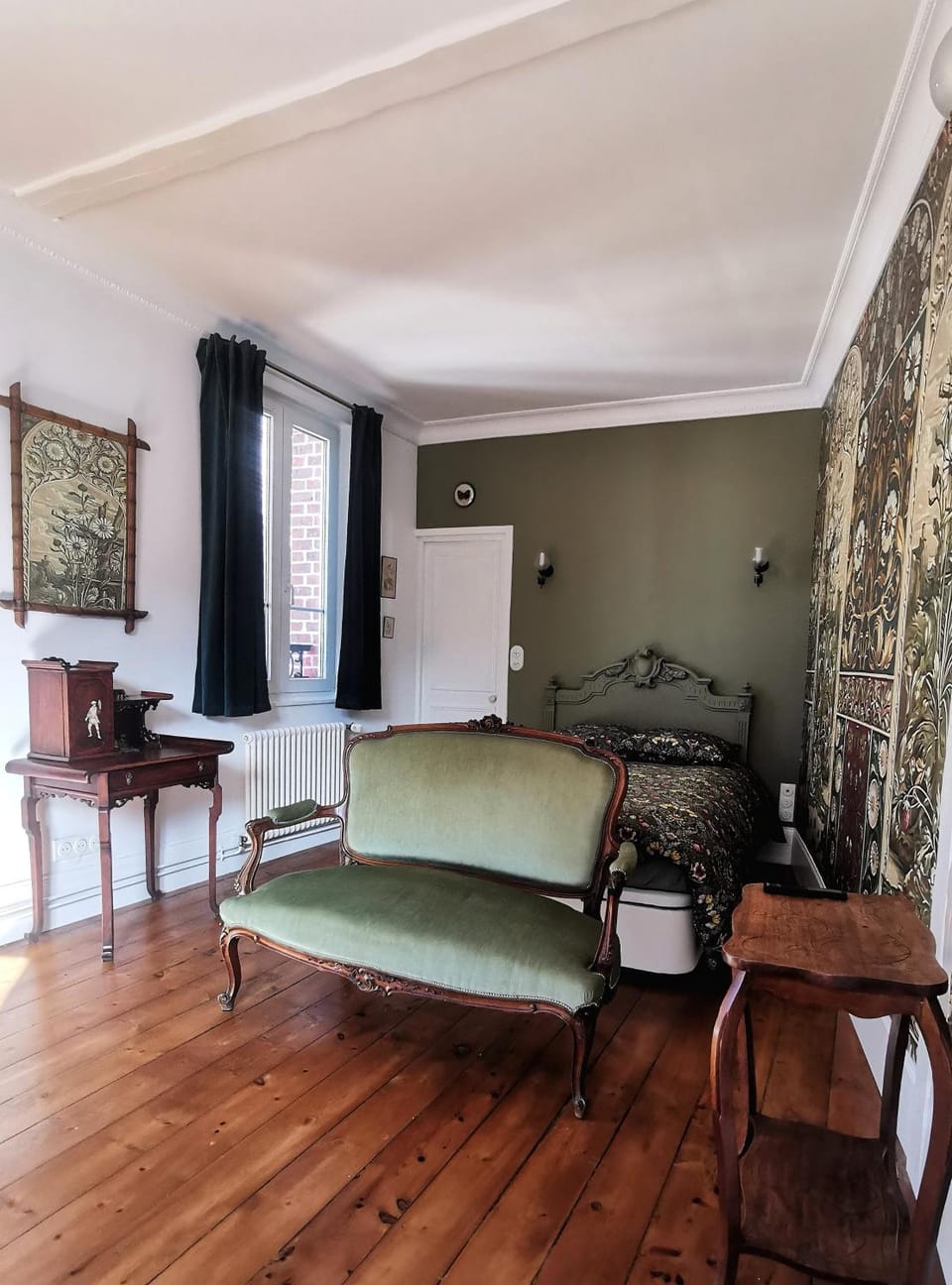 Living room, Bedroom