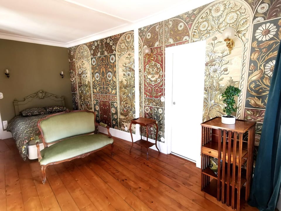 Bed, Living room, Photo of the whole room, Bedroom