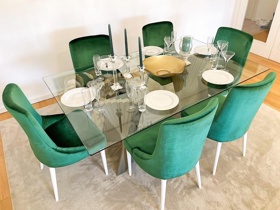 TV and multimedia, Living room, Seating area, Dining area, Dinner