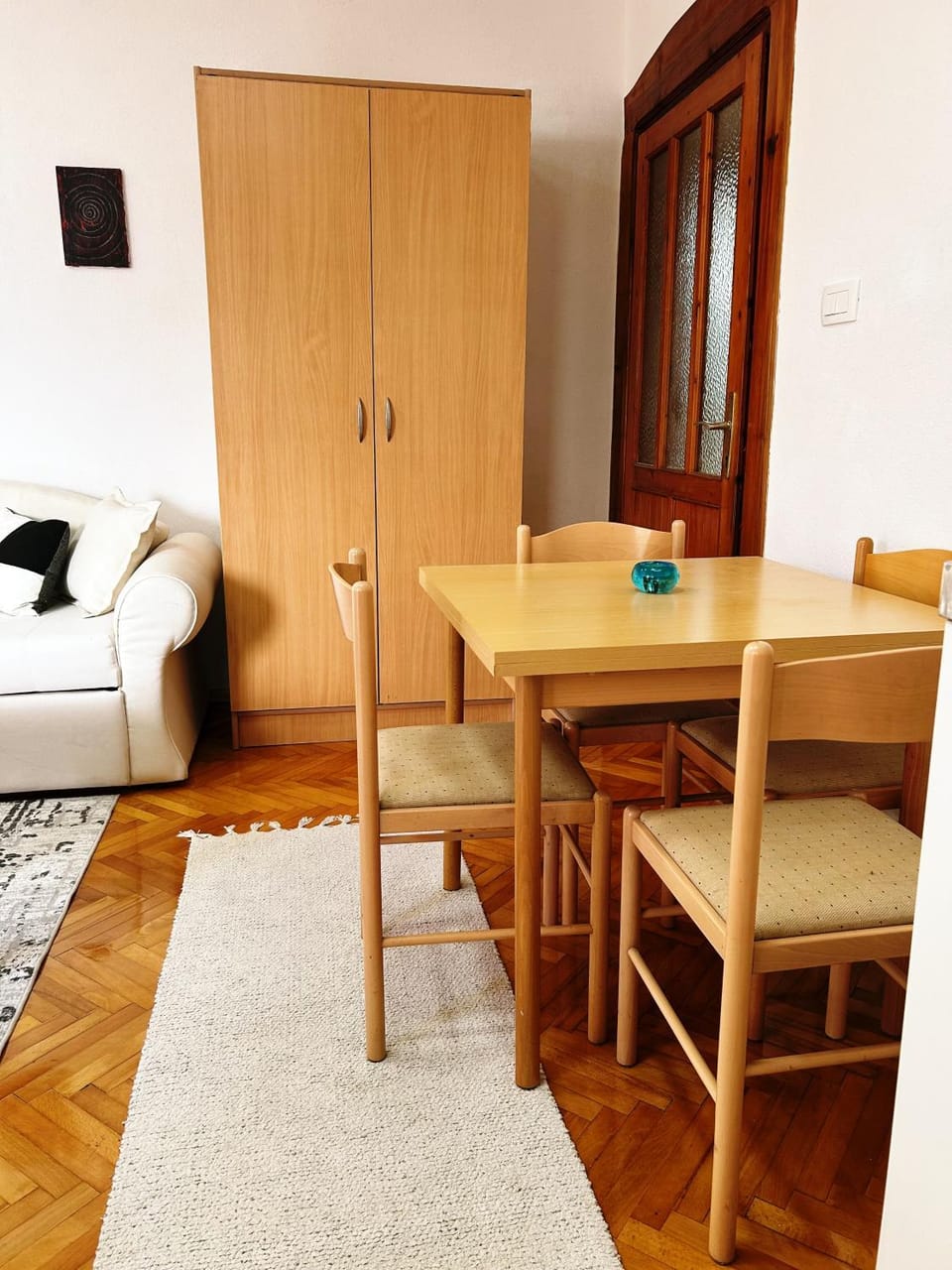 Seating area, Dining area, wardrobe