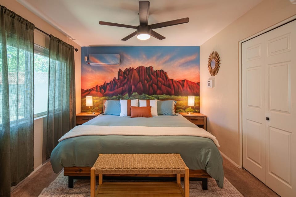 Bed, Natural landscape, Photo of the whole room, Bedroom, Mountain view