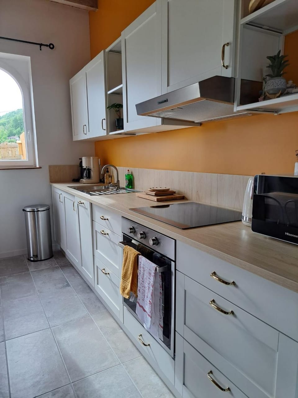 Kitchen or kitchenette