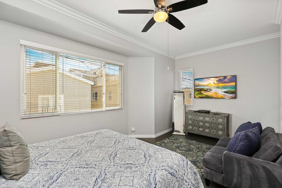 Newport Retreat B - Walk to Sandy Beaches House in Balboa Peninsula
