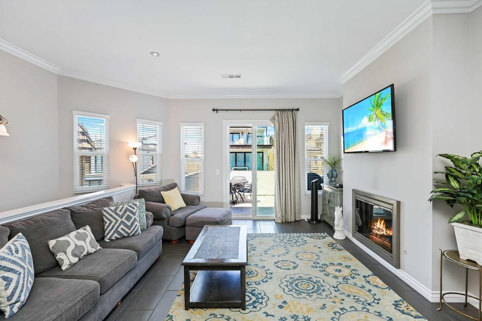Newport Retreat B - Walk to Sandy Beaches House in Balboa Peninsula