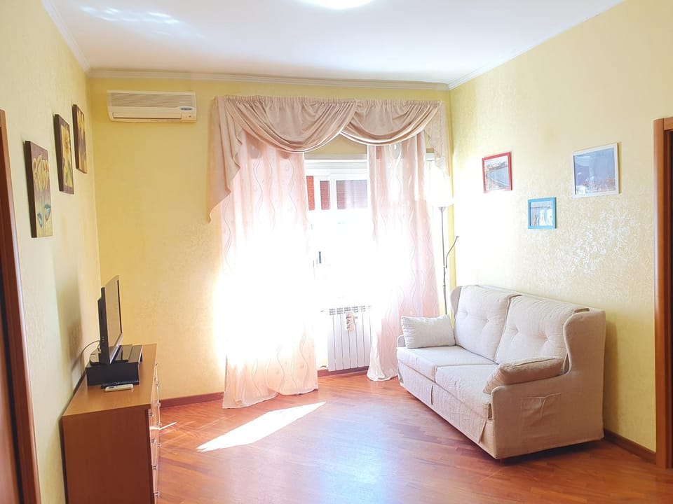 TV and multimedia, Living room, air conditioner