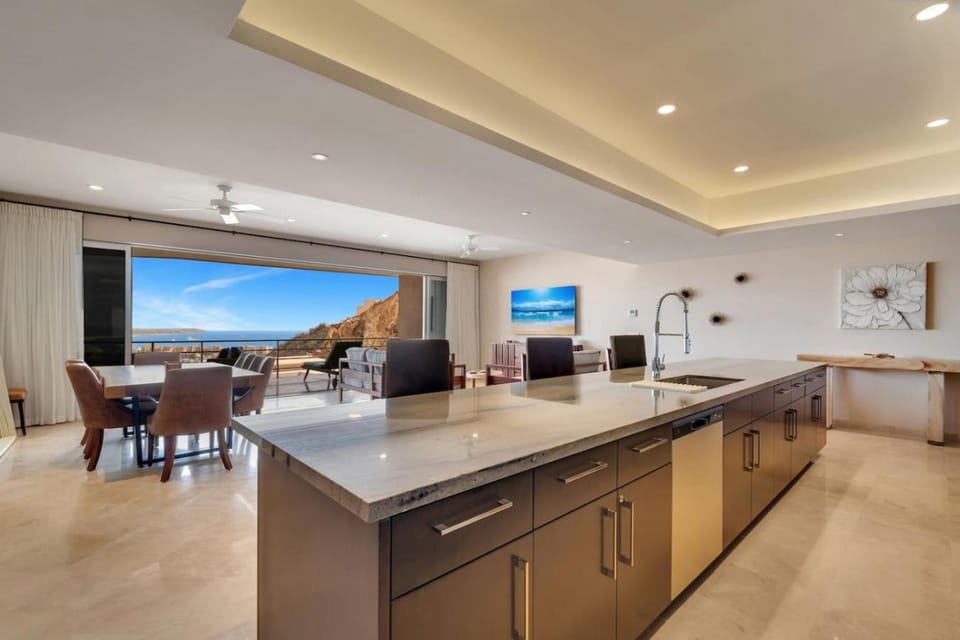 Ocean View 2 Infinity Pools Pedregal 3 King bed House in Cabo San Lucas