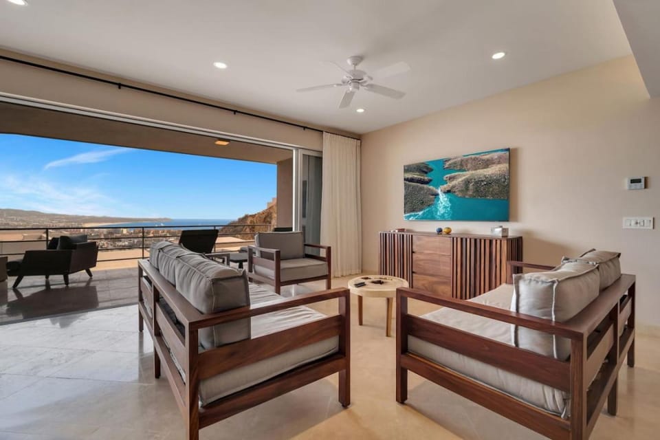 Ocean View 2 Infinity Pools Pedregal 3 King bed House in Cabo San Lucas