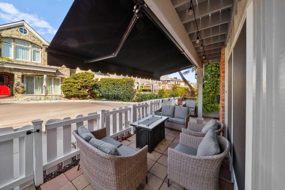 Ruby Villa A - Stay for 6 House in Balboa Island