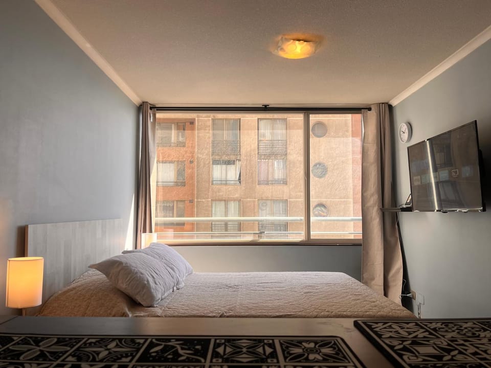 Bed, TV and multimedia, Bedroom
