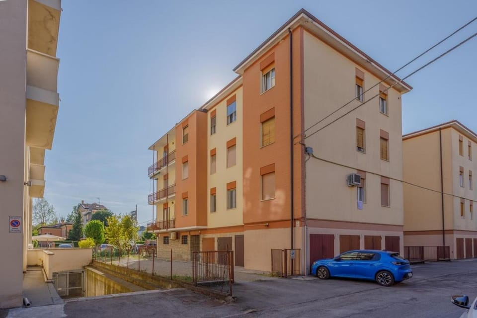 Smart Stay near Policlinico & City Center Apartment in Modena