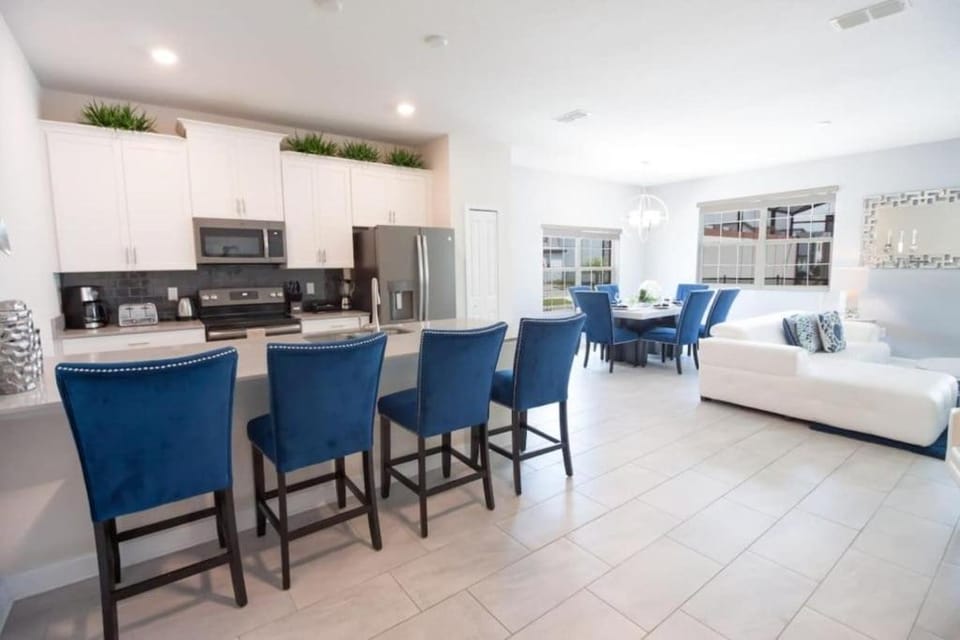 Flash 20 Sale Pvt Pool Townhome at Storey Lake House in Kissimmee