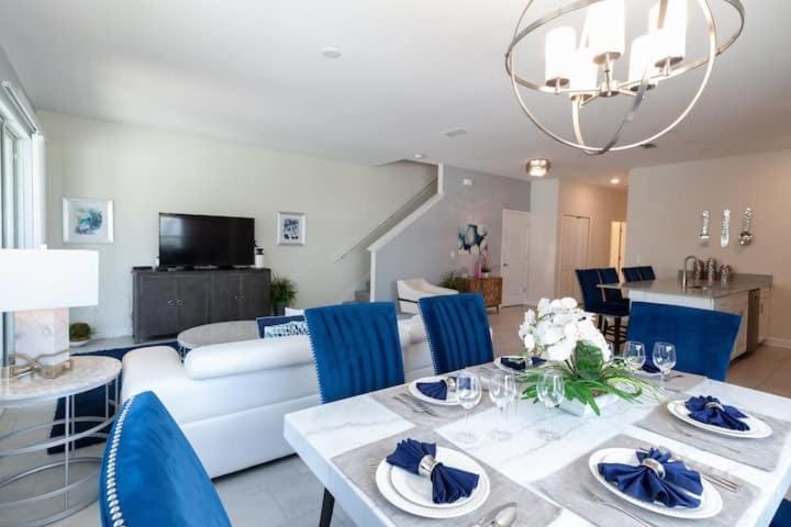 Flash 20 Sale Pvt Pool Townhome at Storey Lake House in Kissimmee