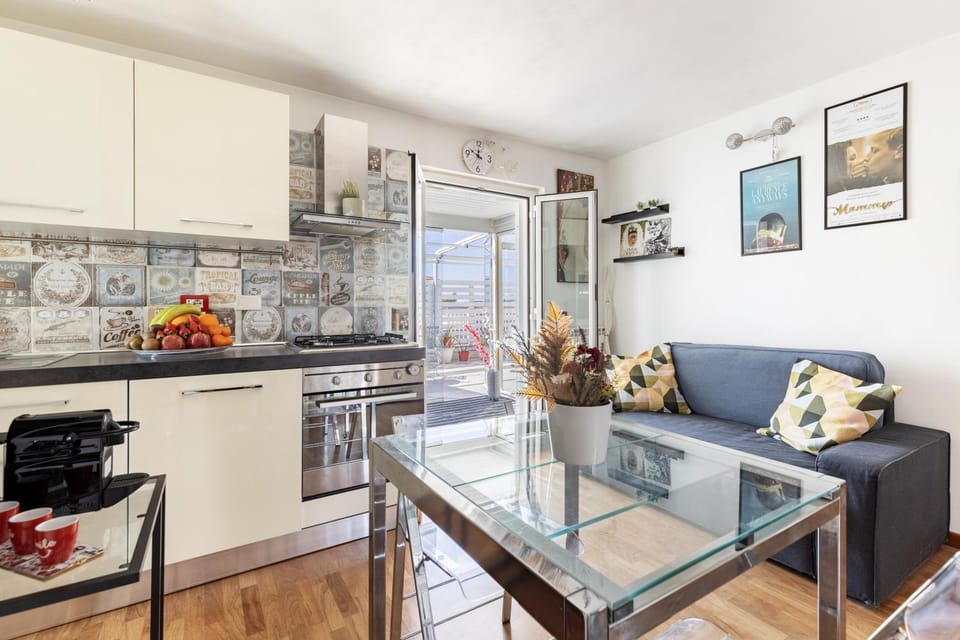 Kitchen or kitchenette, Living room, Dining area, stove