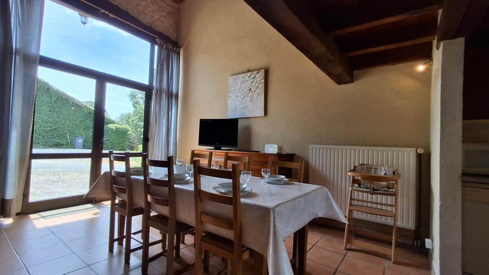 TV and multimedia, Dining area