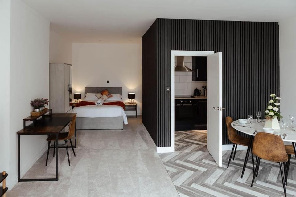 The Spacious Suite by JS Apartments Apartment in Blackburn