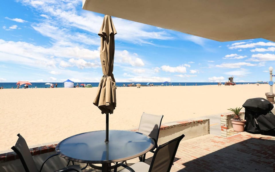 Seashore Sun and Fun - On Beach House in Balboa Peninsula