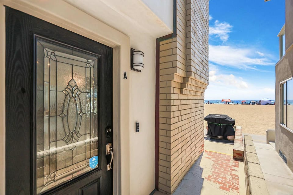 Seashore Sun and Fun - On Beach House in Balboa Peninsula