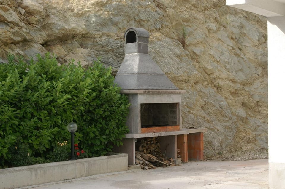 Location, children, Family