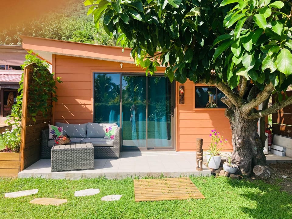 Property building, Garden, Balcony/Terrace