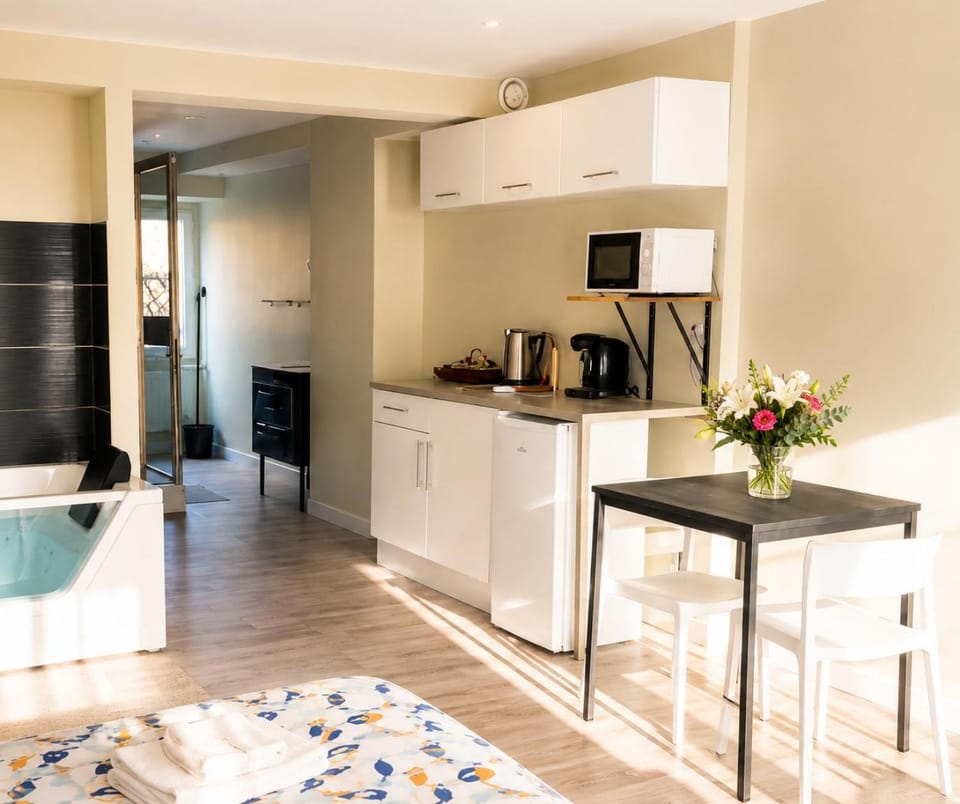 Loft Spa lumineux Jacuzzi privé écran cinéma Apartment in Hauts-de-France