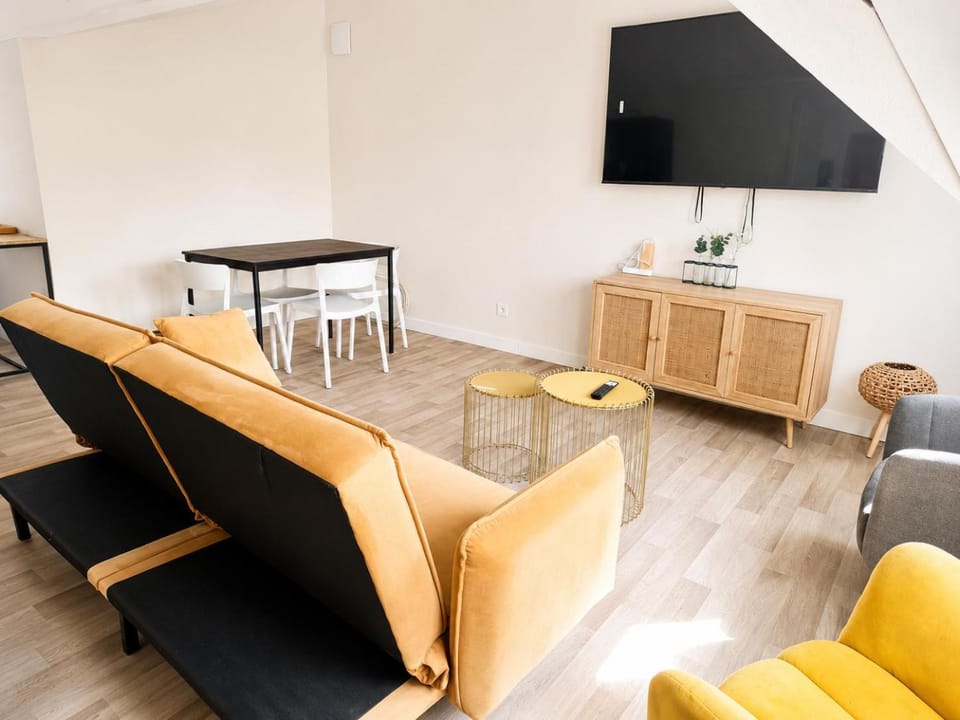 Loft lumineux & cosy sous les toits Apartment in Hauts-de-France