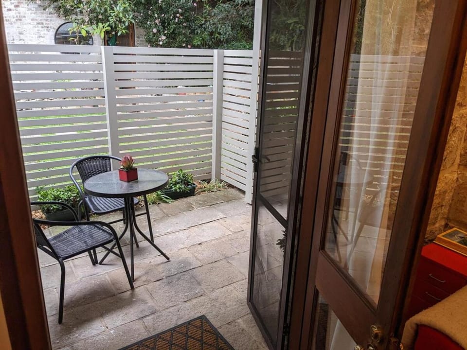 Stone 1Bedroom Cottage Villa in Sydney