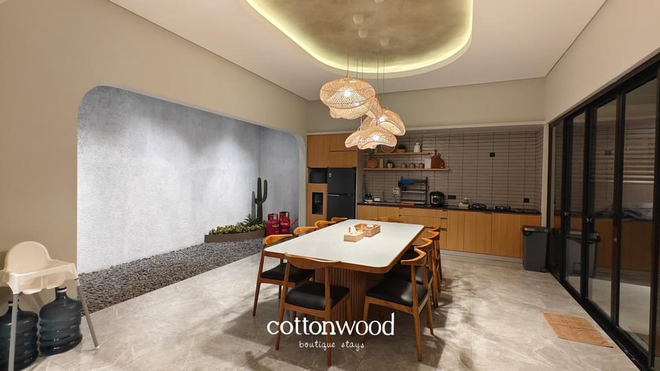 Cottonwood Casarean Layar300inch Heated-Pool Billyard Api-Unggun Villa in Parongpong