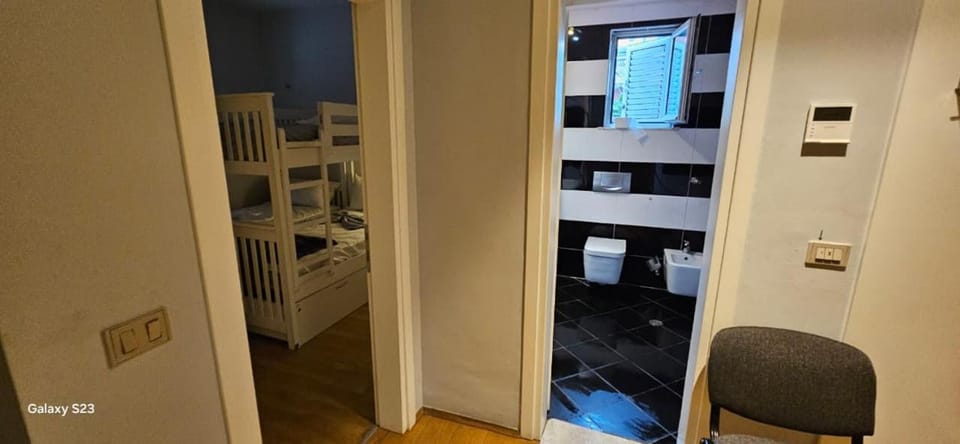 i hostel Bed and Breakfast in Tirana
