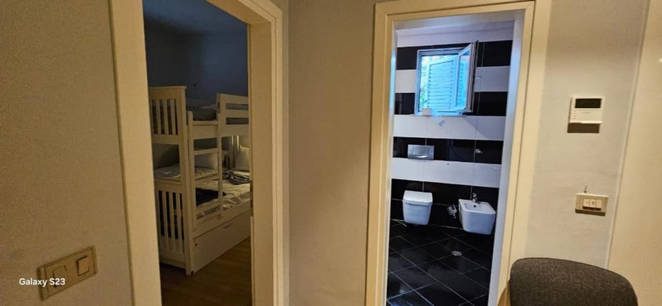 i hostel Bed and Breakfast in Tirana