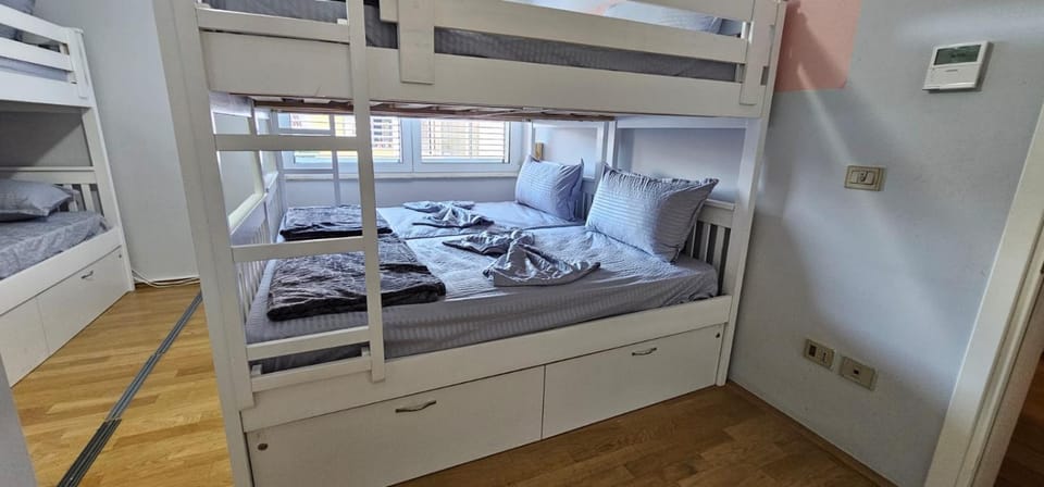 i hostel Bed and Breakfast in Tirana