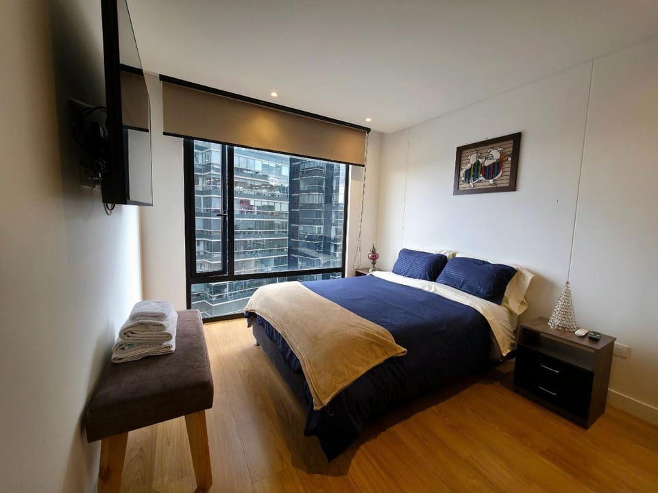 Vista panorámica con balcón, piso 17; Parking, Usaquén Apartment in Bogota