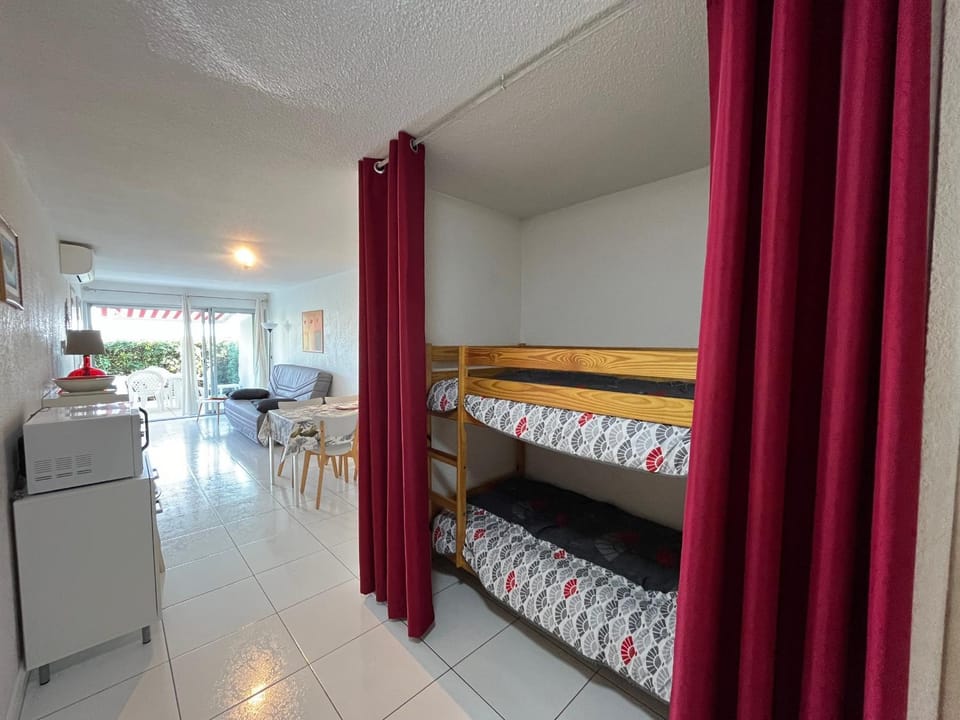 Appartement 2P cabine, face plage, clim, parking privatif - FR-1-338-609 Cabin in Occitanie