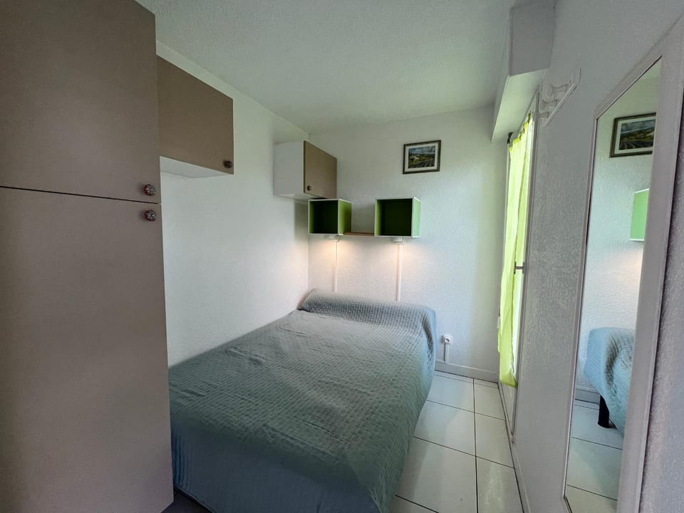 Appartement 2P cabine, face plage, clim, parking privatif - FR-1-338-609 Cabin in Occitanie