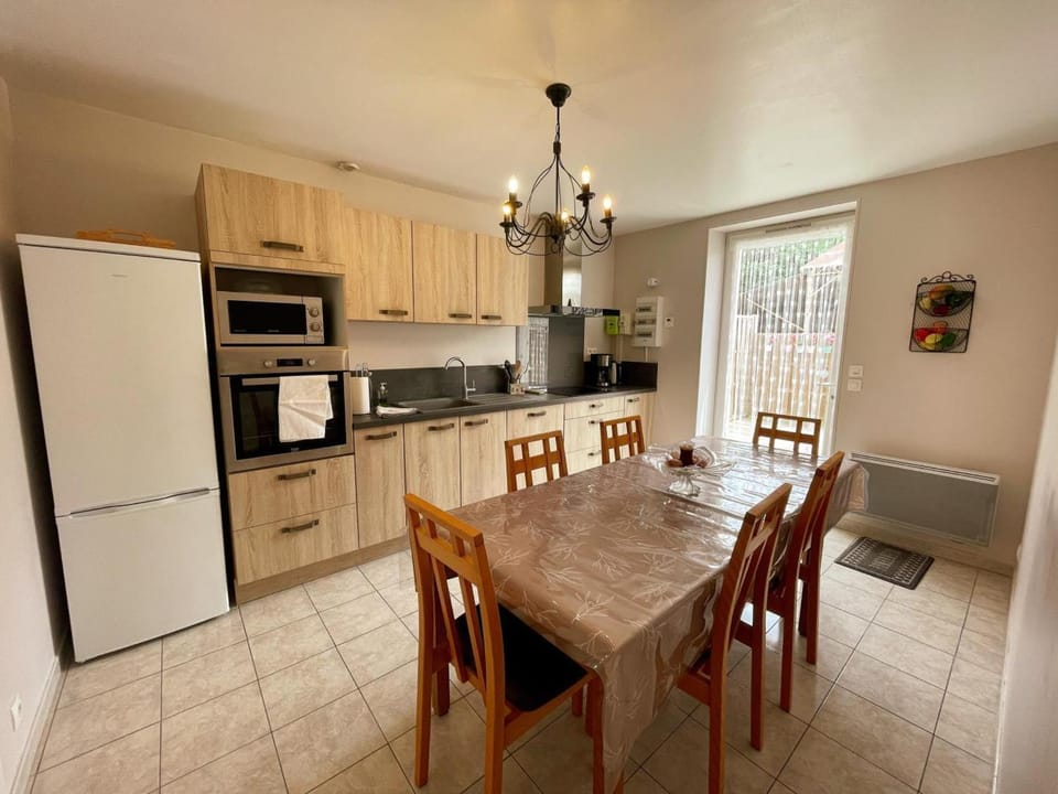 Gîte confortable avec Wi-Fi, proche Zoo de Beauval et châteaux de la Loire - FR-1-491-458 House in Centre-Val de Loire