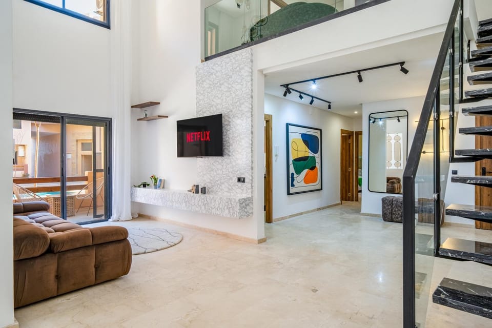 TV and multimedia, Living room, Seating area