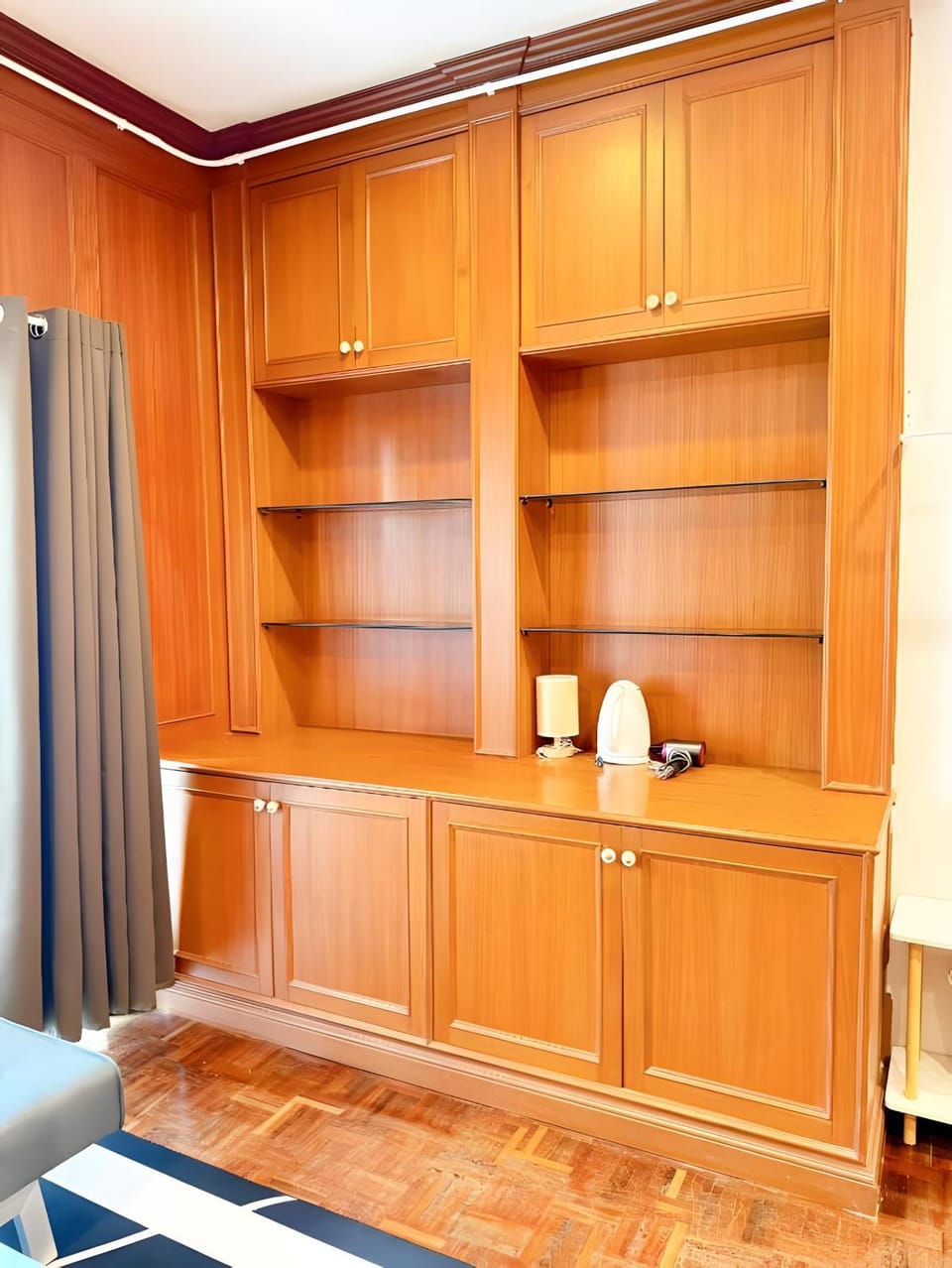 Kitchen or kitchenette, wardrobe