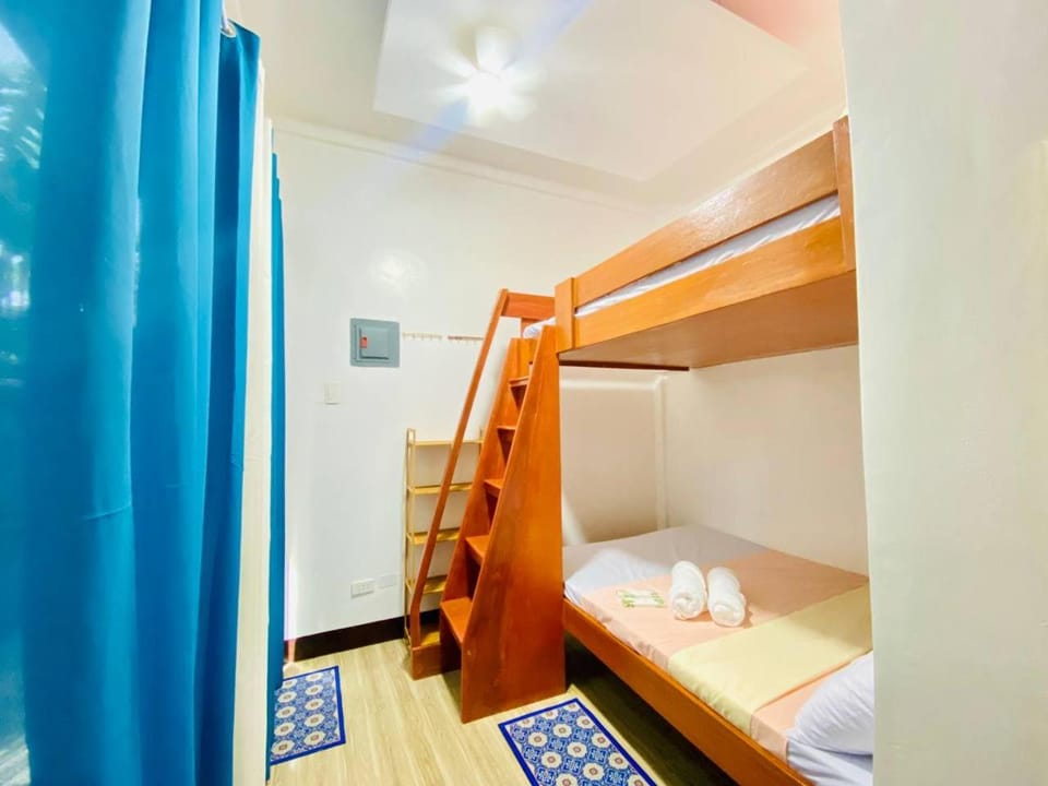 Bed, Photo of the whole room, Bedroom, bunk bed