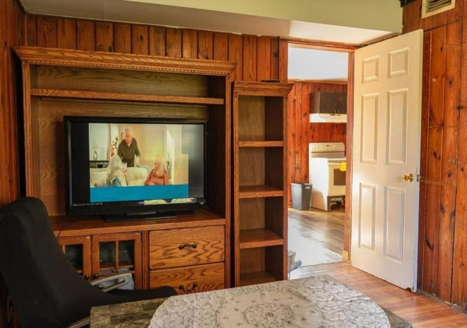 Communal lounge/ TV room, TV and multimedia
