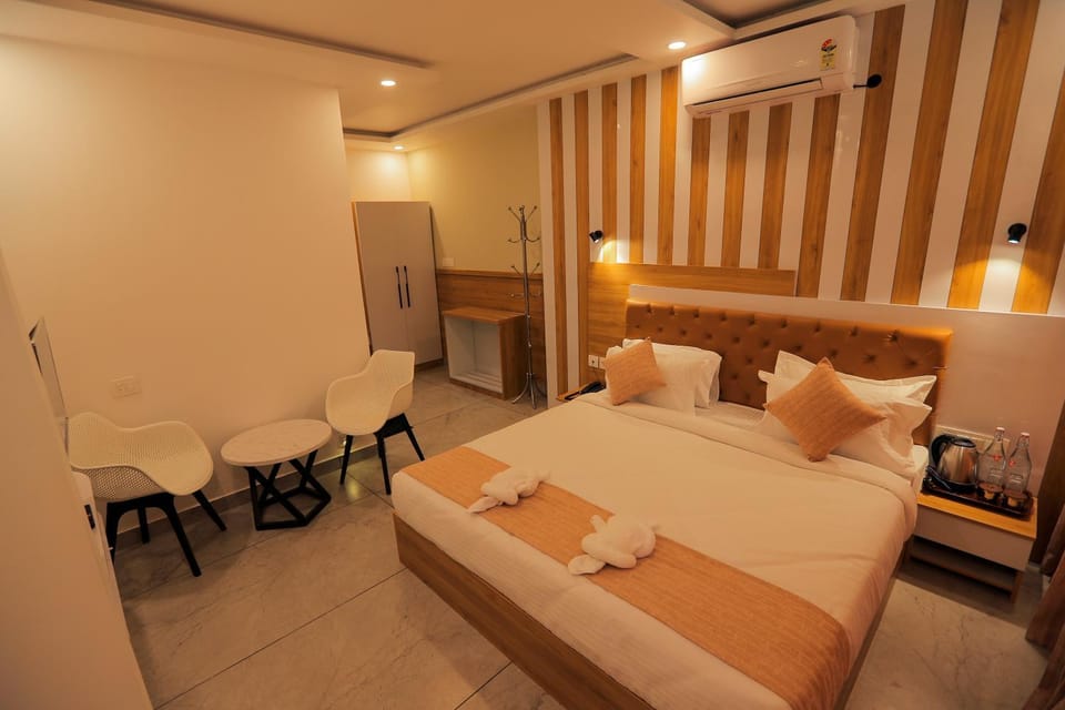 Bed, Bedroom, air conditioner