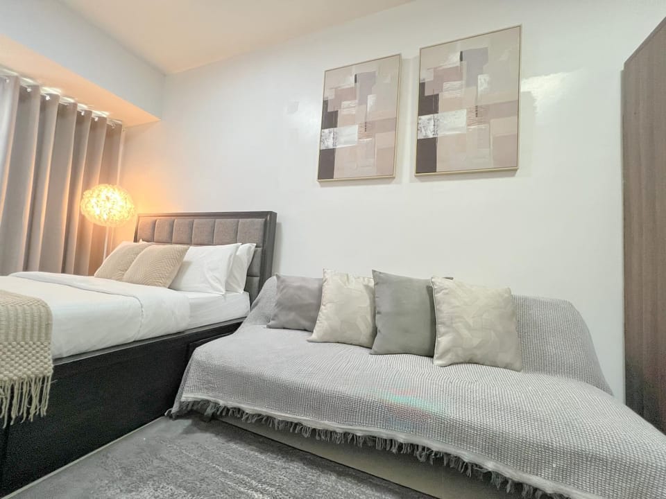 Property building, Bed, Photo of the whole room, Bedroom