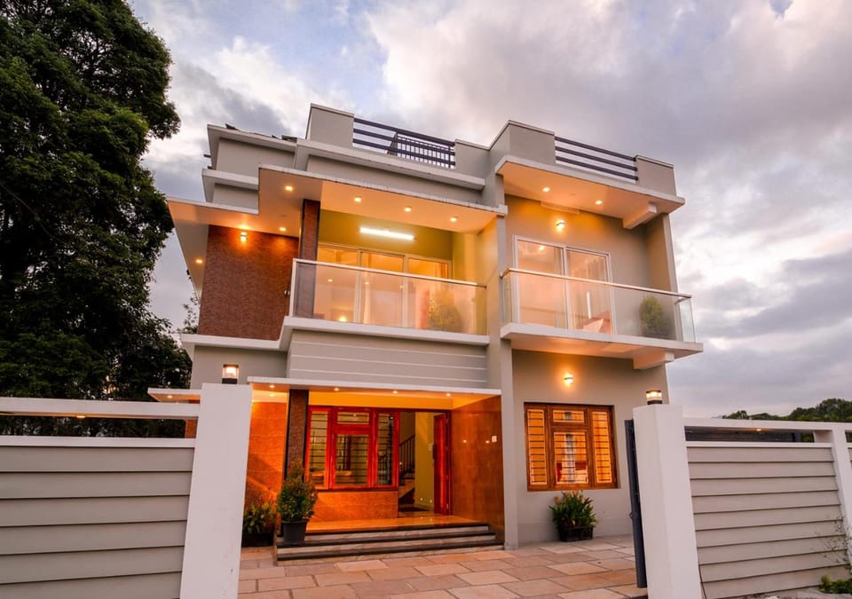 Property building, Day