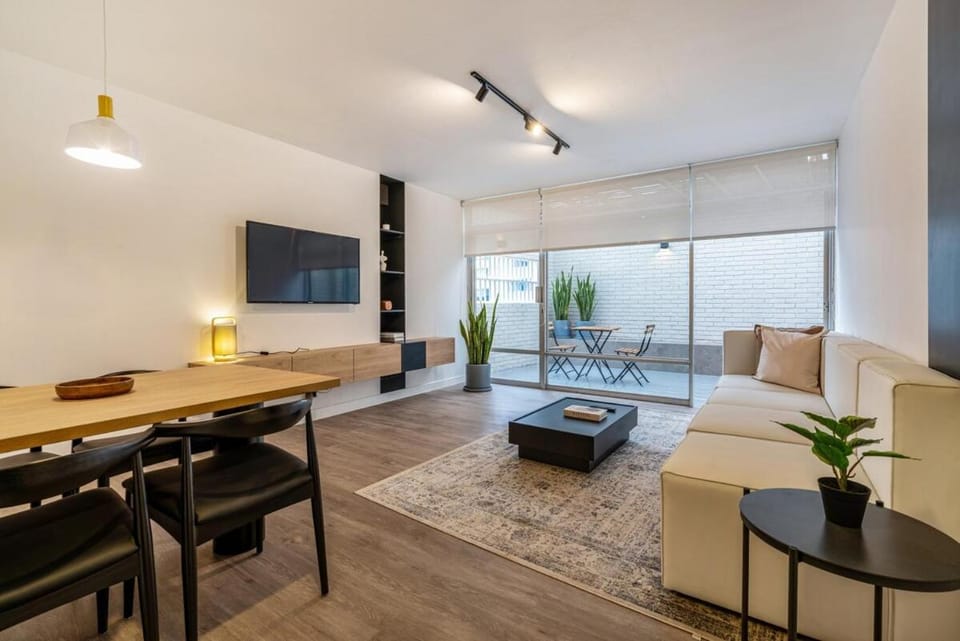 TV and multimedia, Living room, Dining area