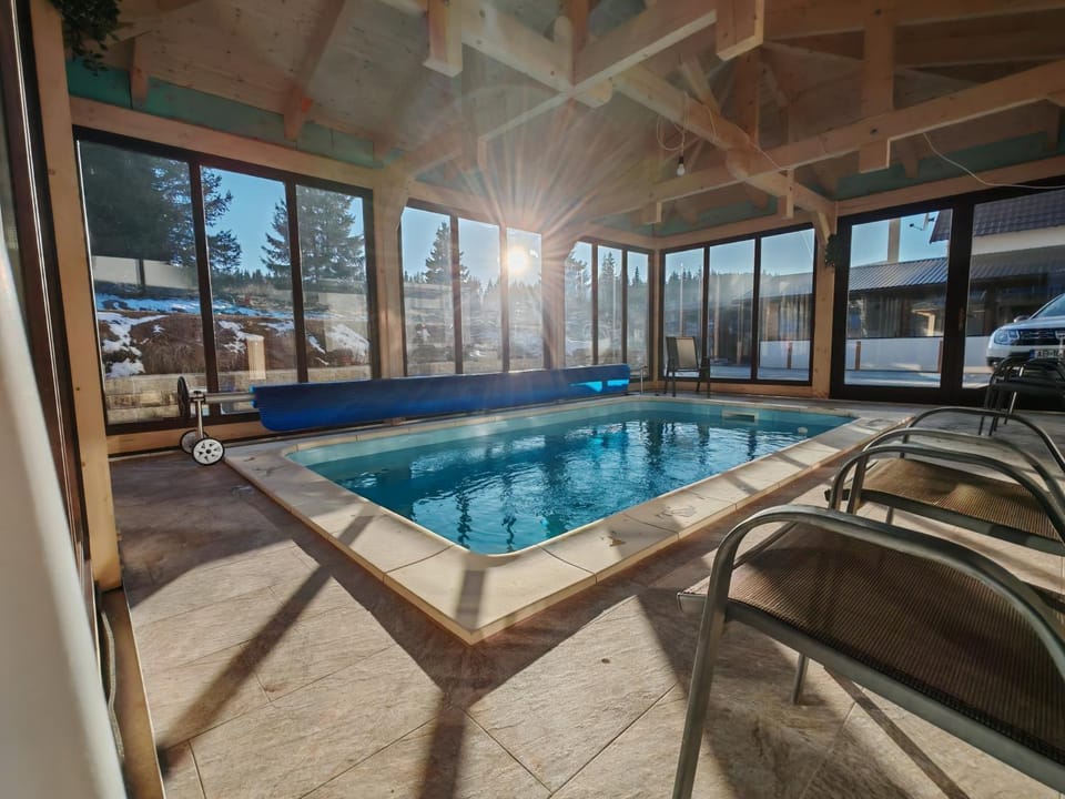 Swimming pool, Swimming pool