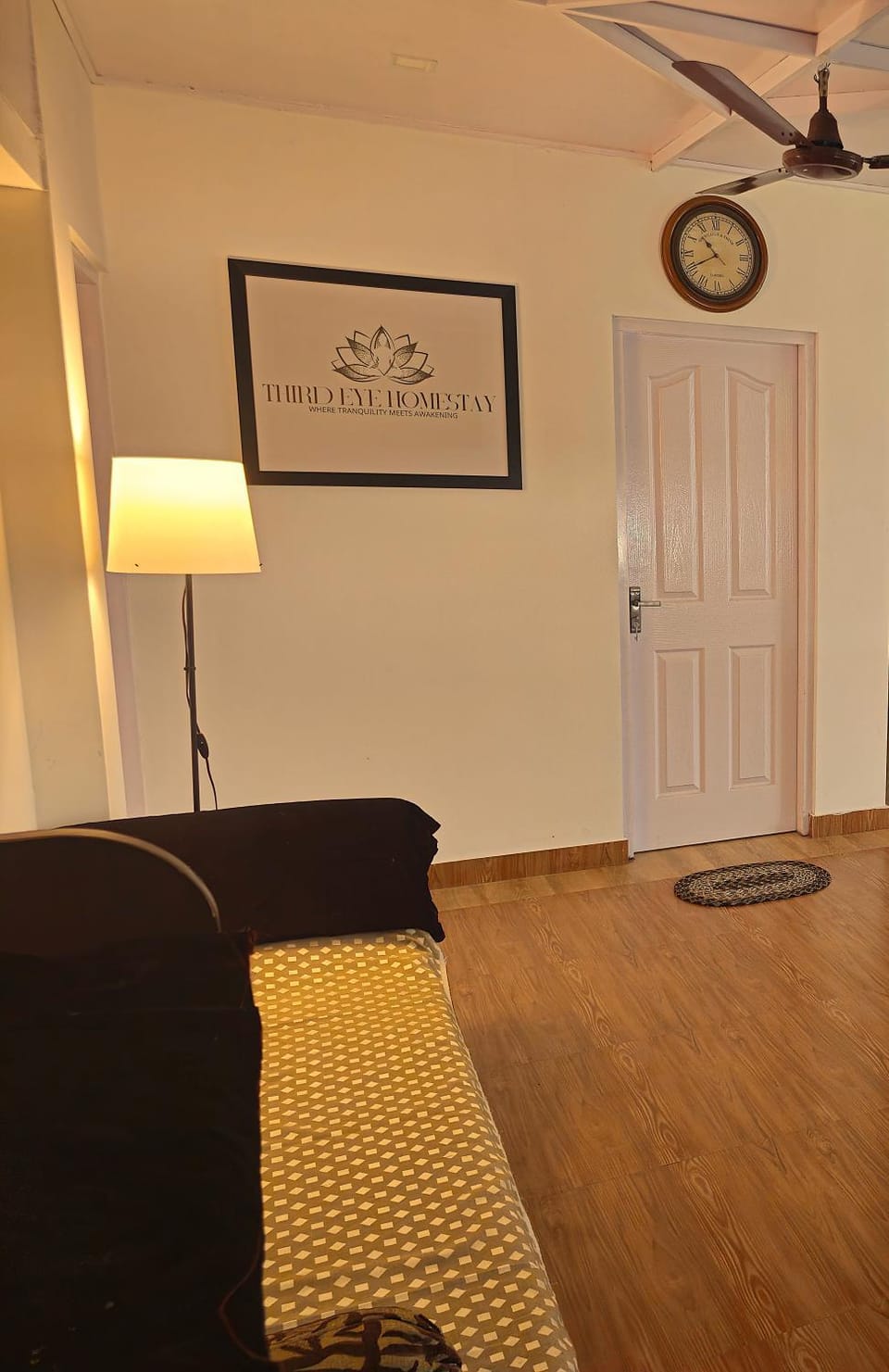 Seating area, Logo/Certificate/Sign