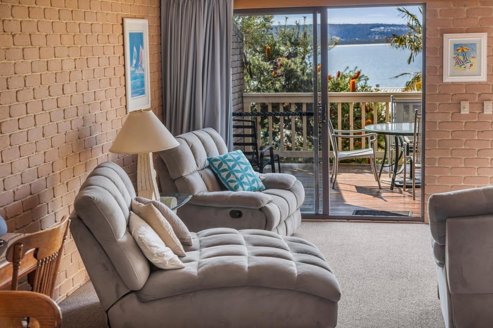 View (from property/room), Balcony/Terrace, Living room, Seating area